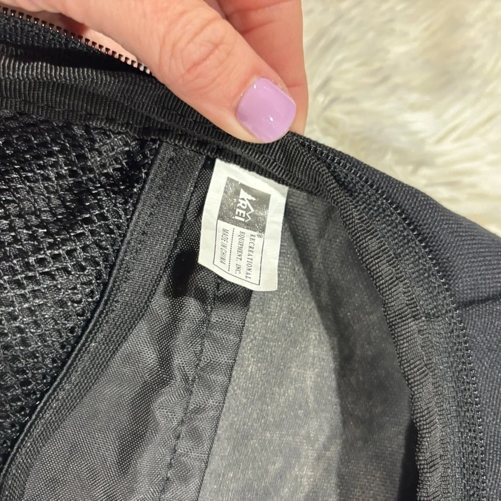 REI Hanging Toiletry Bag Hunter Green 13